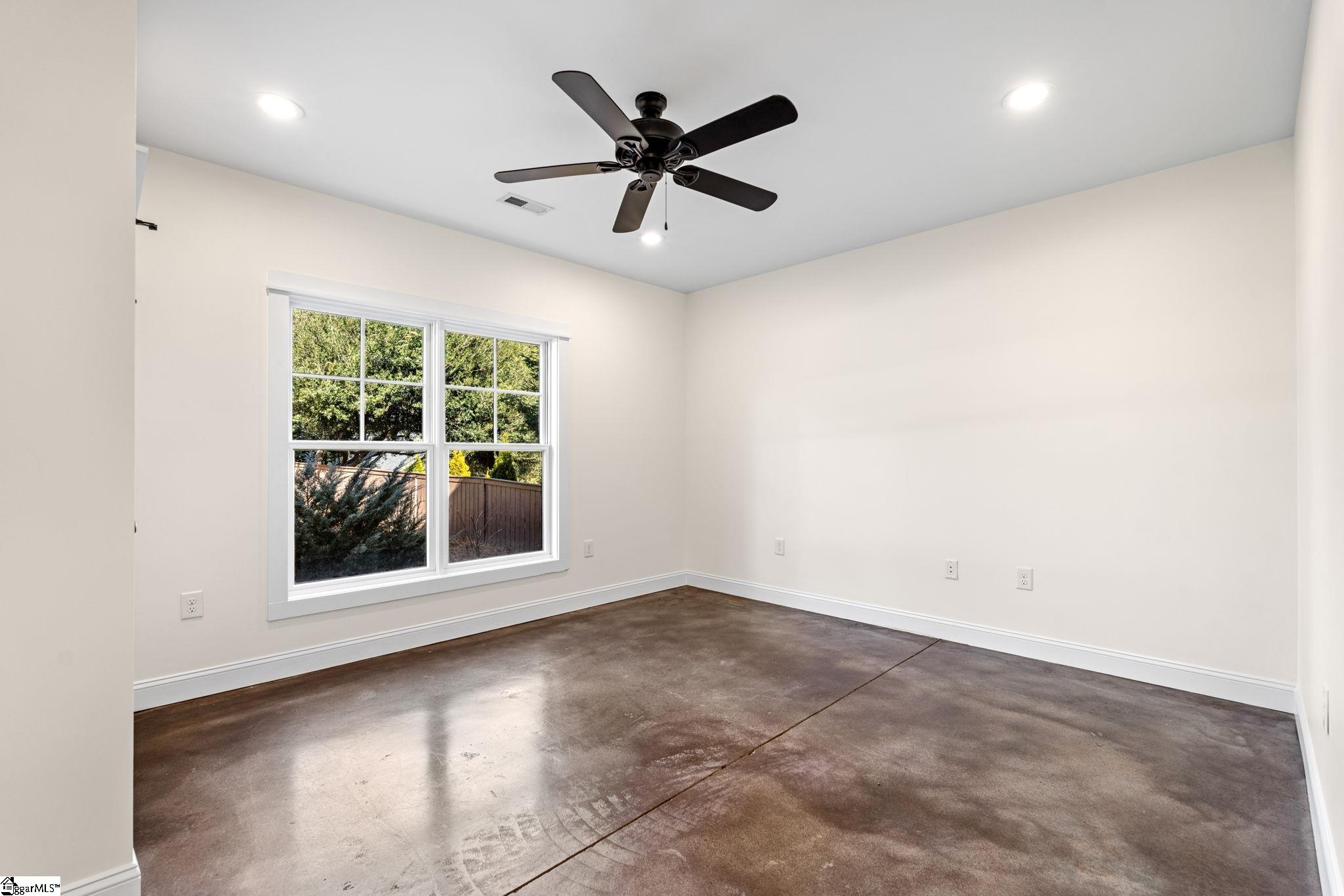 425 East Faris Road Greenville, SC 29605 - Photo 23 of 31