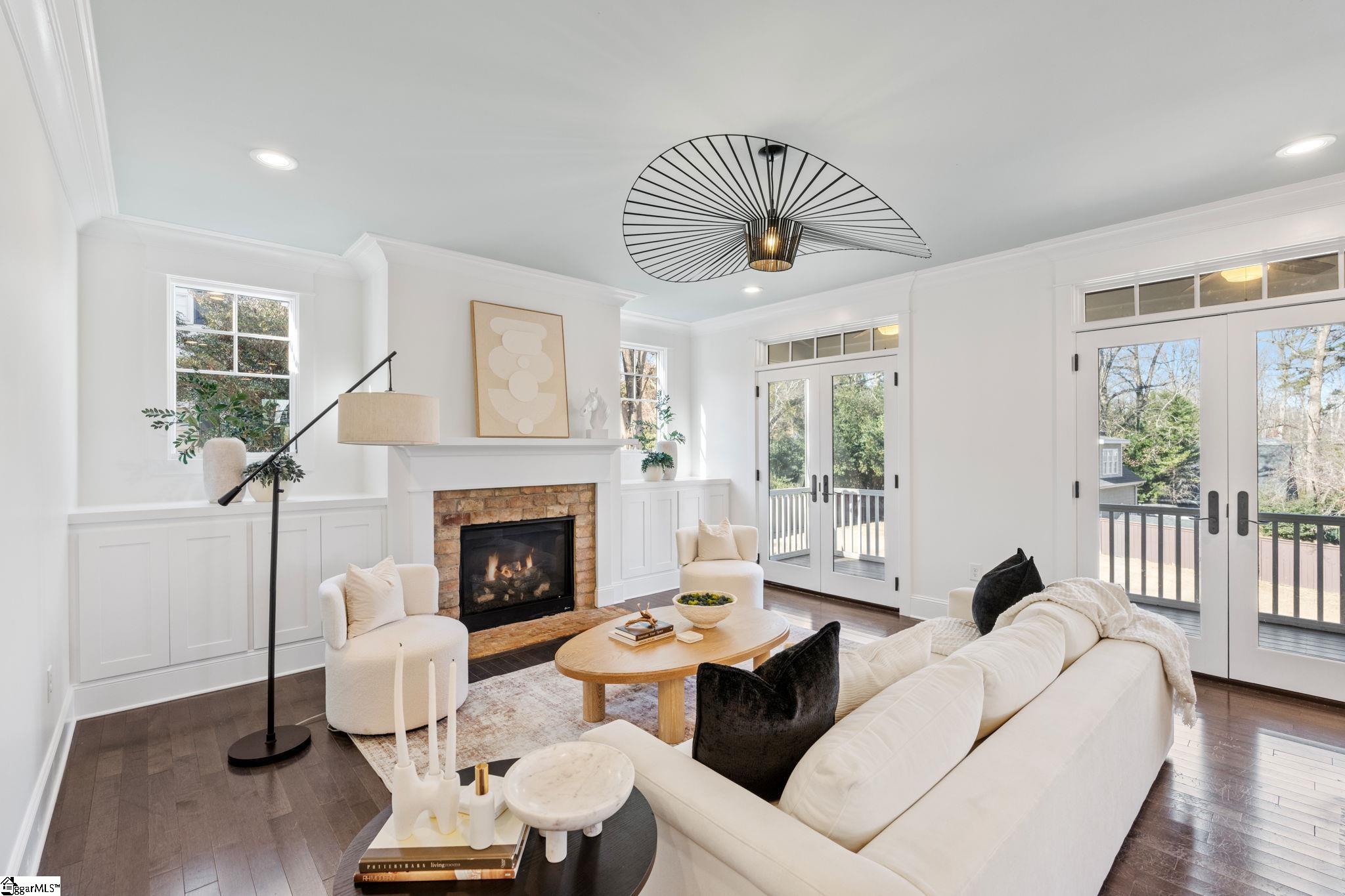 425 East Faris Road Greenville, SC 29605 - Photo 4 of 31