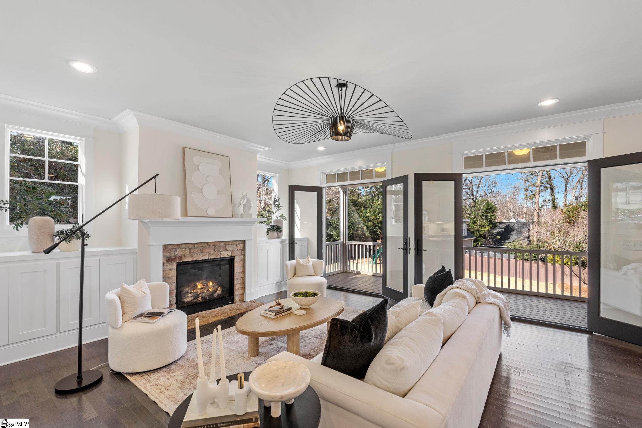 425 East Faris Road Greenville, SC 29605 - Photo 5 of 31