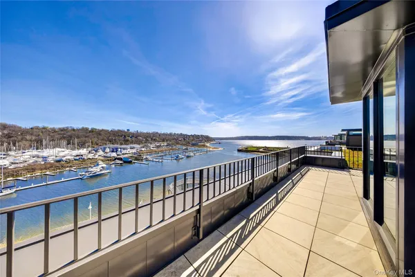 $2,150,000 | 100 Garvies Point Road, Unit 1304, Glen Cove, NY 11542