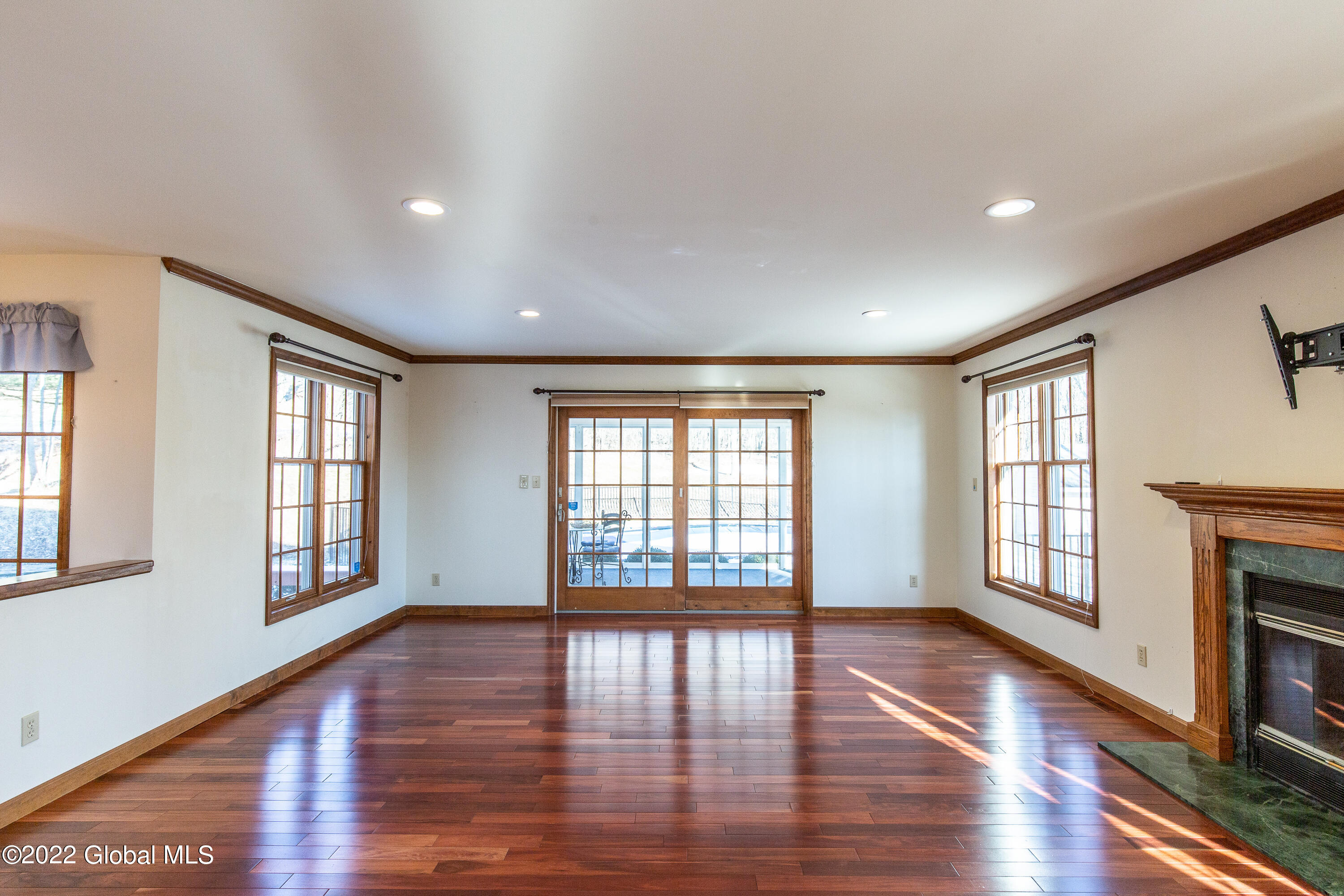 70 Liberty Road Troy, NY 12180 - Photo 23 of 67 Liberty_28_LivingRoom