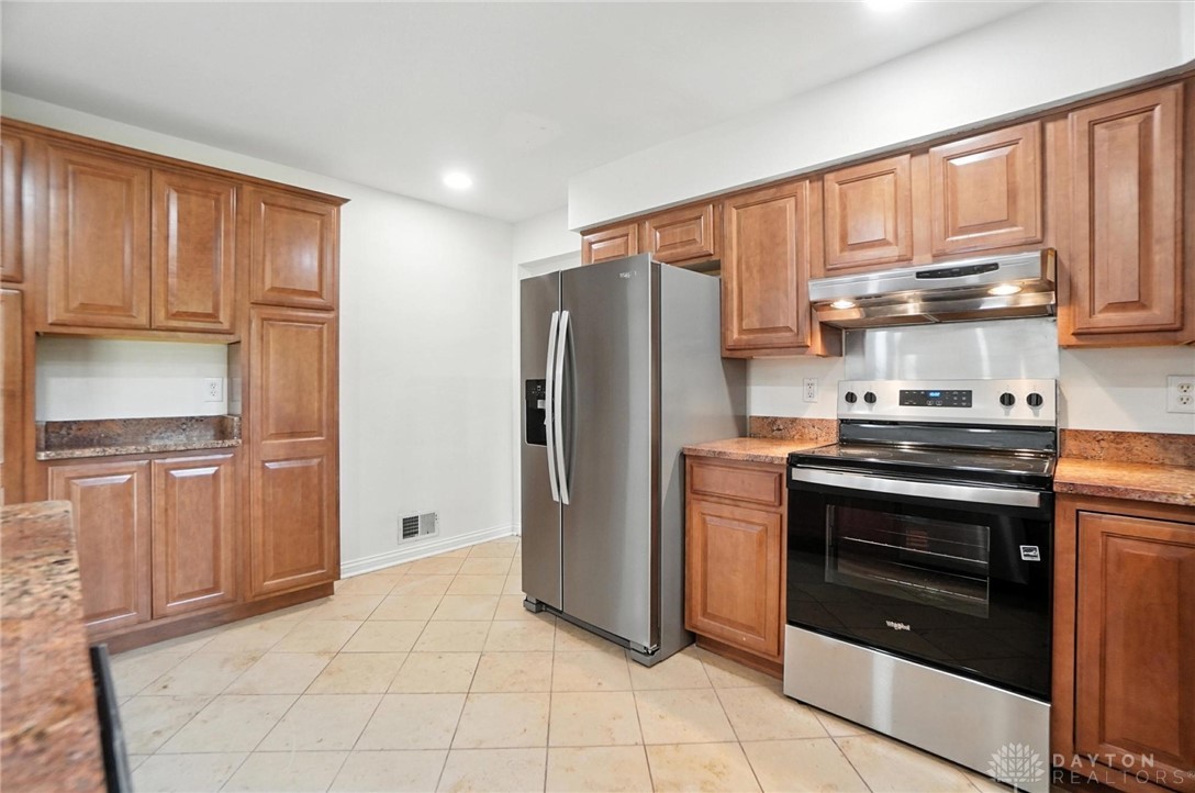 3854 Rexford Road Beavercreek, OH 45430 - Photo 15 of 55