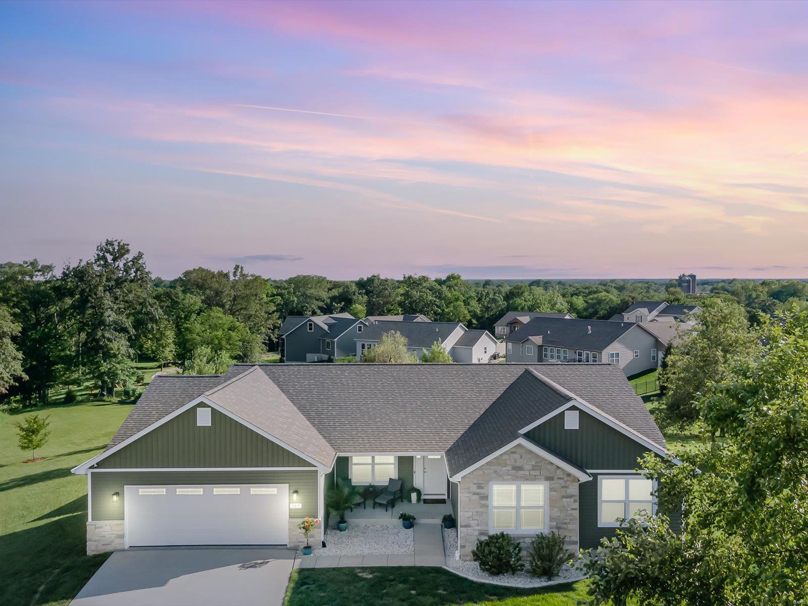 307 Independence Avenue Waterloo, IL 62298 - Photo 3 of 44