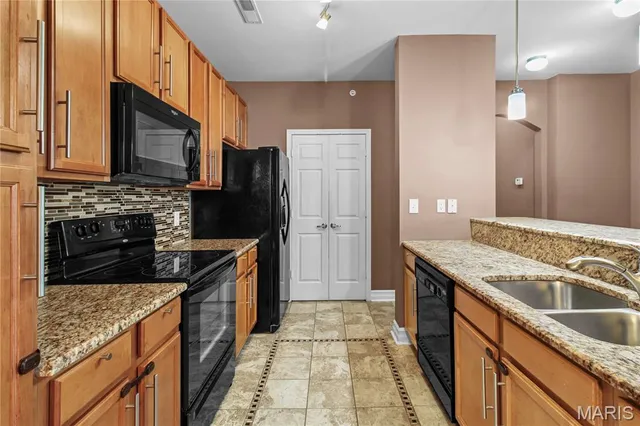$184,900 | 35 Kassebaum Lane, Unit 204, St. Louis, MO 63129