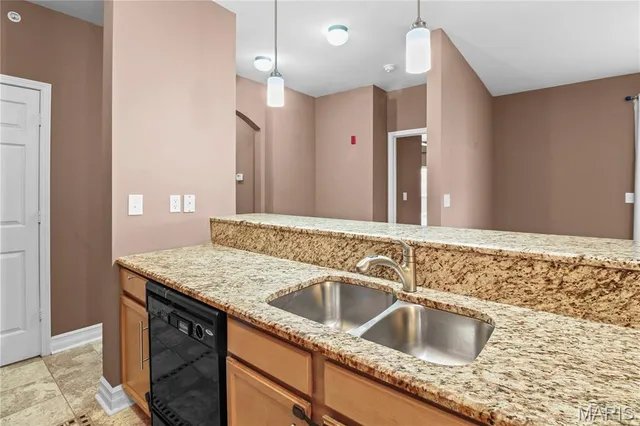 $184,900 | 35 Kassebaum Lane, Unit 204, St. Louis, MO 63129