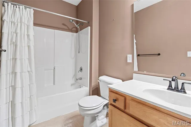 $184,900 | 35 Kassebaum Lane, Unit 204, St. Louis, MO 63129