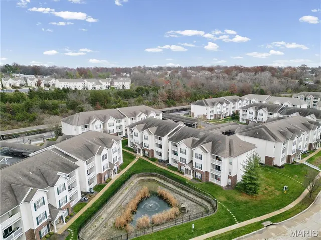 $184,900 | 35 Kassebaum Lane, Unit 204, St. Louis, MO 63129