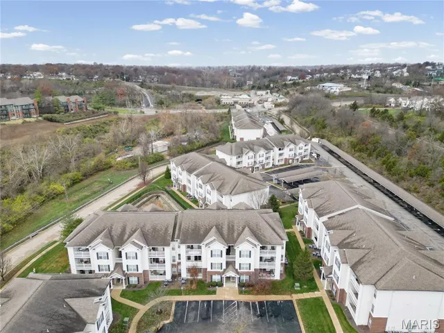 $184,900 | 35 Kassebaum Lane, Unit 204, St. Louis, MO 63129