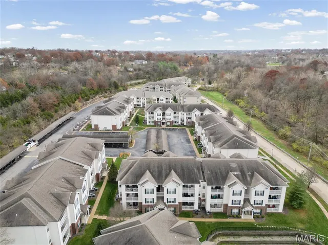 $184,900 | 35 Kassebaum Lane, Unit 204, St. Louis, MO 63129