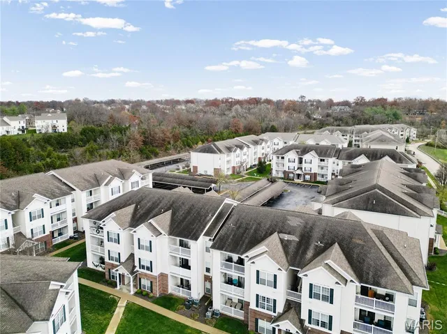 $184,900 | 35 Kassebaum Lane, Unit 204, St. Louis, MO 63129