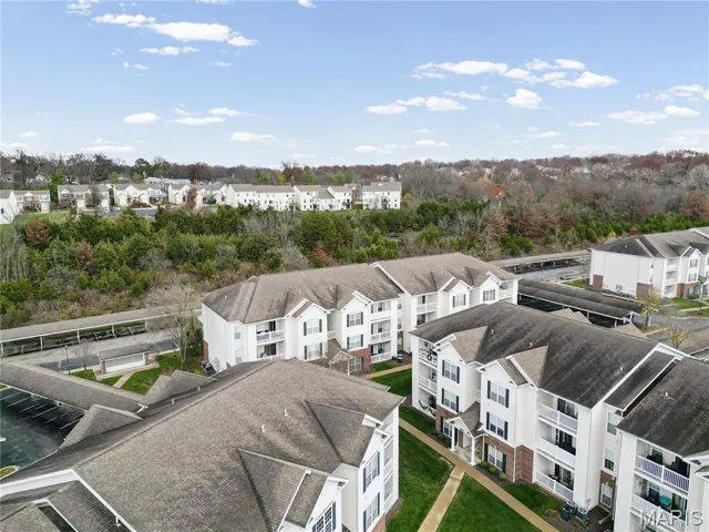 $184,900 | 35 Kassebaum Lane, Unit 204, St. Louis, MO 63129
