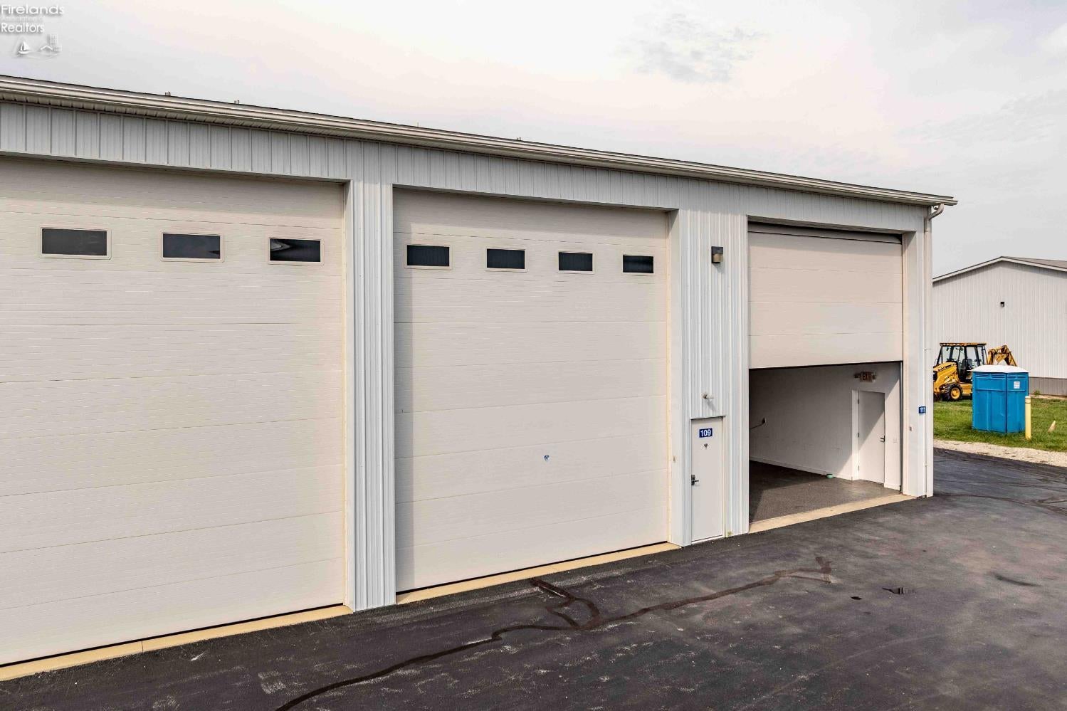 780 Southeast Catawba Road, Unit 9 Port Clinton, OH 43452 - Photo 4 of 19 Gallery Image 4