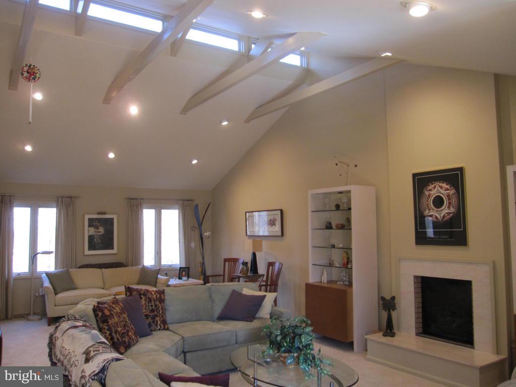 919 Forest Road Lancaster, PA 17601 - Photo 9 of 48 Gallery Image 9