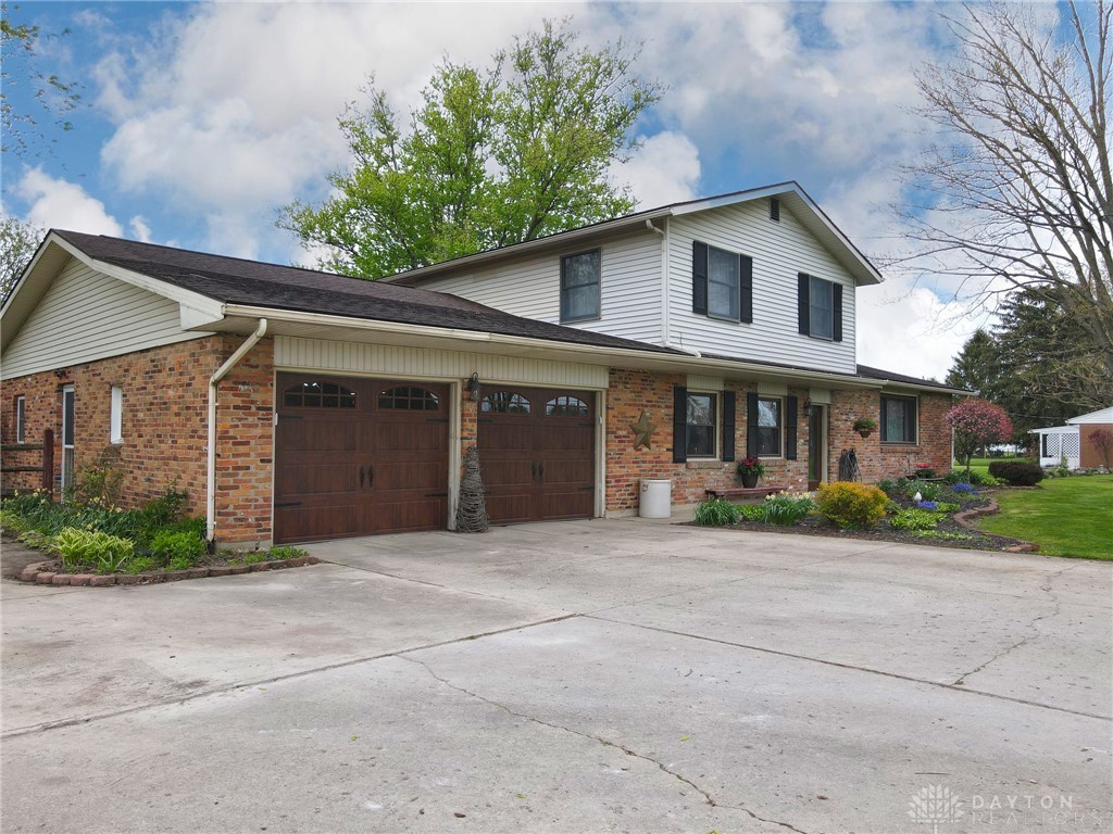 70 North Sayers Road Troy, OH 45373 - Photo 2 of 50