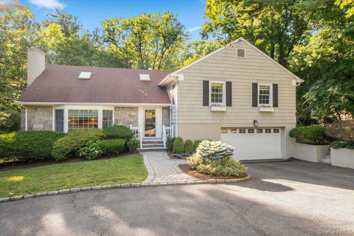 372 Fort Hill Road Scarsdale, NY 10583 - Photo 39 of 40 Welcome home to 372 Fort Hill Road!