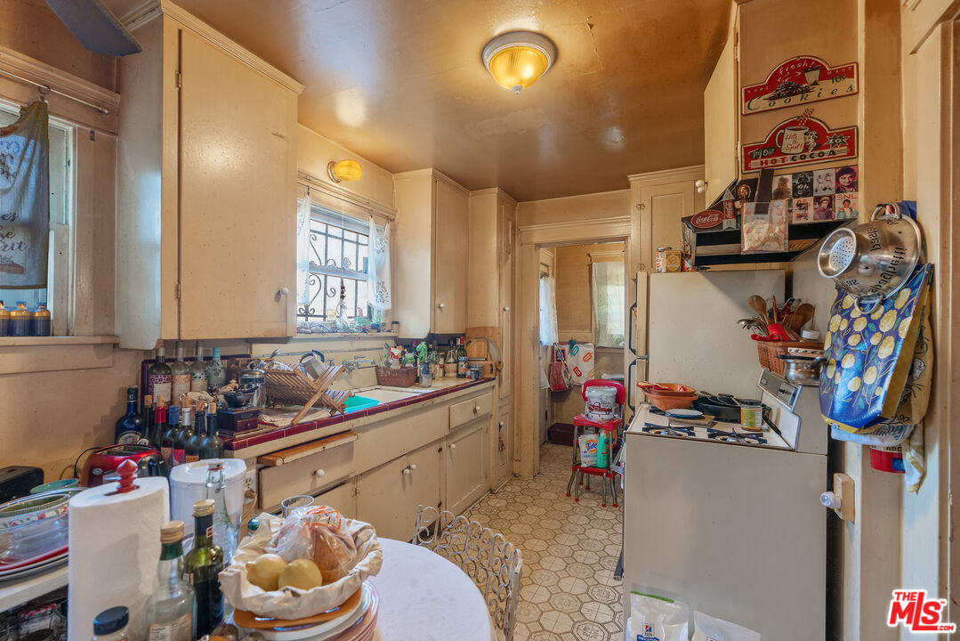 1767 Locust Street Pasadena, CA 91106 - Photo 20 of 28 a room with storage and utility