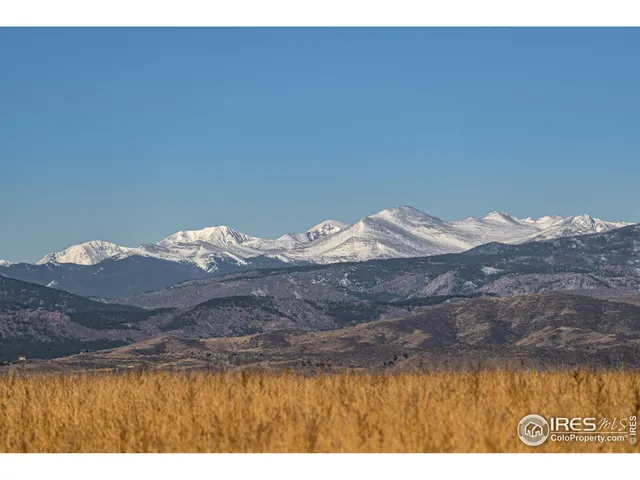 a view of a sky view