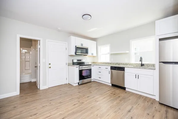 $2,500 | 5 South Harlem Street, Unit 1, Worcester, MA 01610