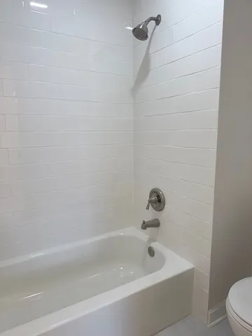 $2,800 | 2122 Fulham Drive, Unit 2122, Naperville, IL 60564