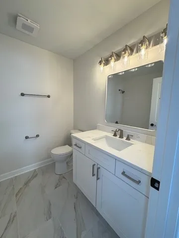 $2,695 | 2122 Fulham Drive, Unit 2122, Naperville, IL 60564