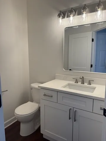 $2,695 | 2122 Fulham Drive, Unit 2122, Naperville, IL 60564