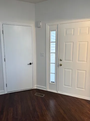 $2,800 | 2122 Fulham Drive, Unit 2122, Naperville, IL 60564