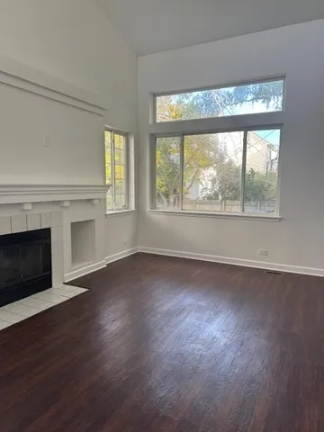 $2,800 | 2122 Fulham Drive, Unit 2122, Naperville, IL 60564