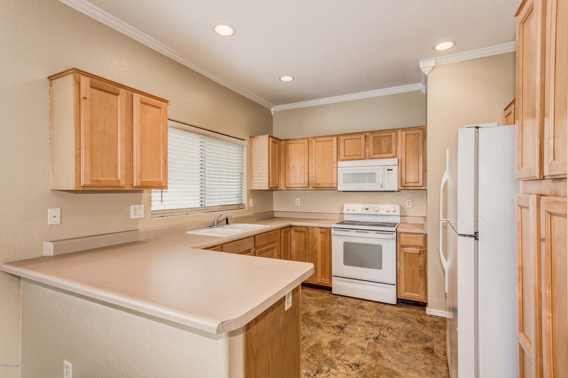 4376 South Rim Court Gilbert, AZ 85297 - Photo 9 of 25 10
