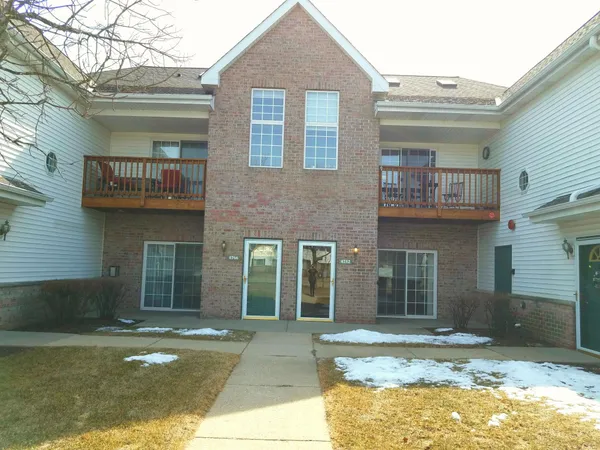 $1,900 | 4752 South Forest Point Boulevard, New Berlin, WI 53151