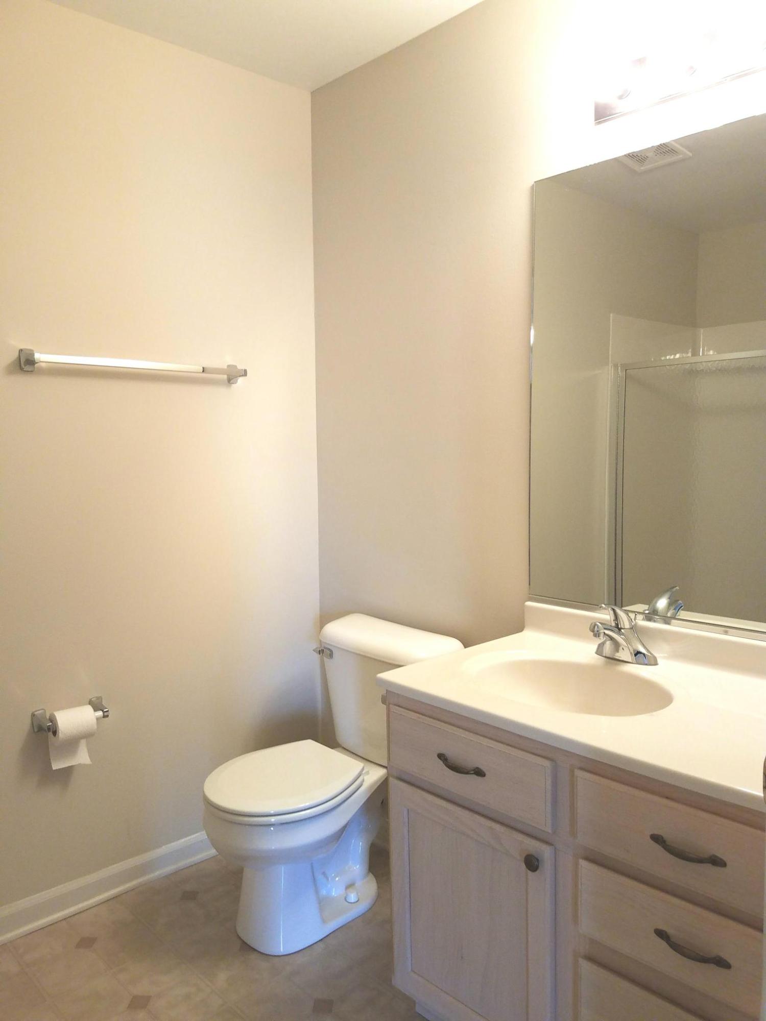 4752 South Forest Point Boulevard New Berlin, WI 53151 - Photo 10 of 13 2nd full bath