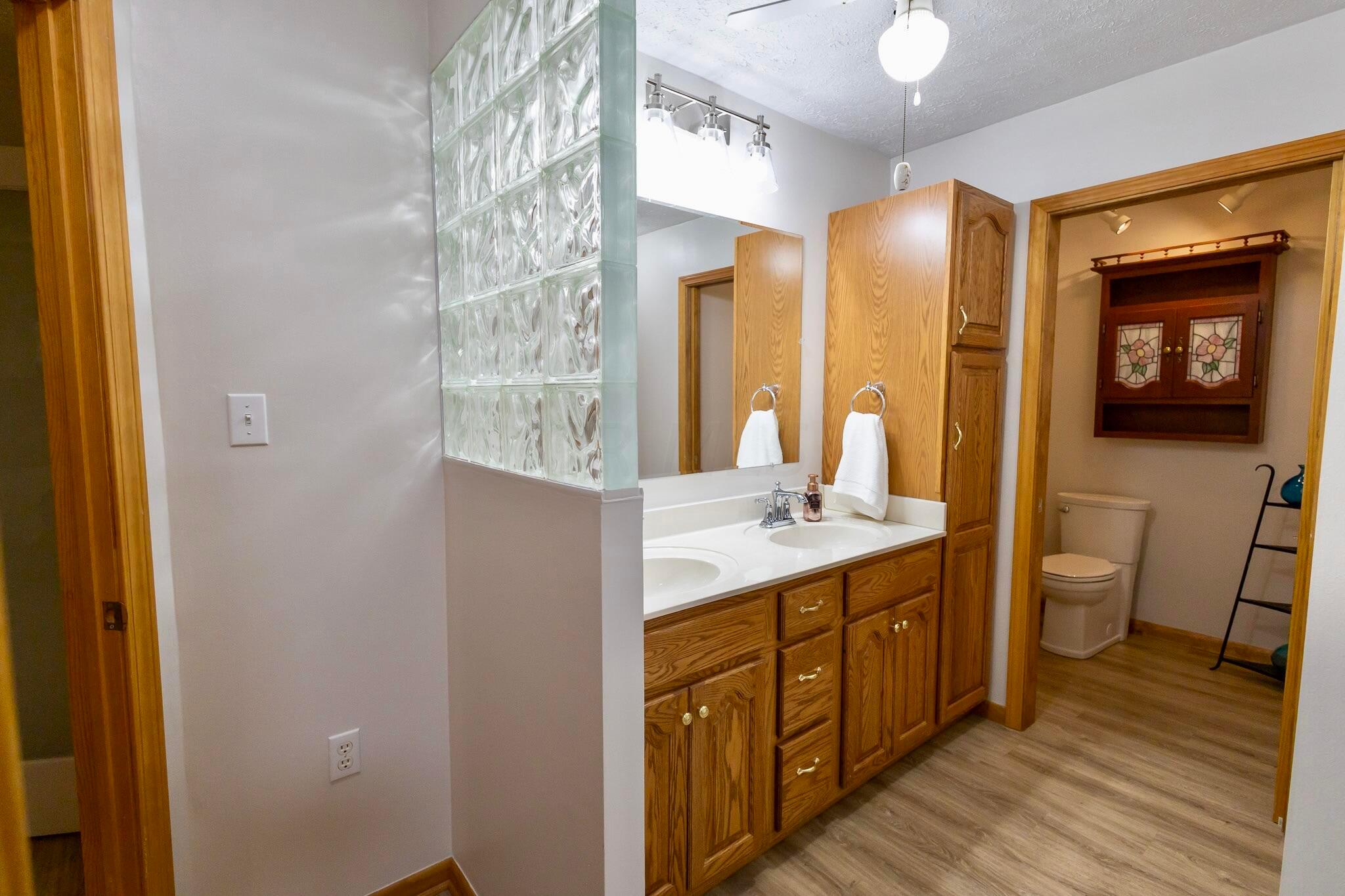 1136 Adare Road Marion, OH 43302 - Photo 27 of 60 Primary Bath Suite 1
