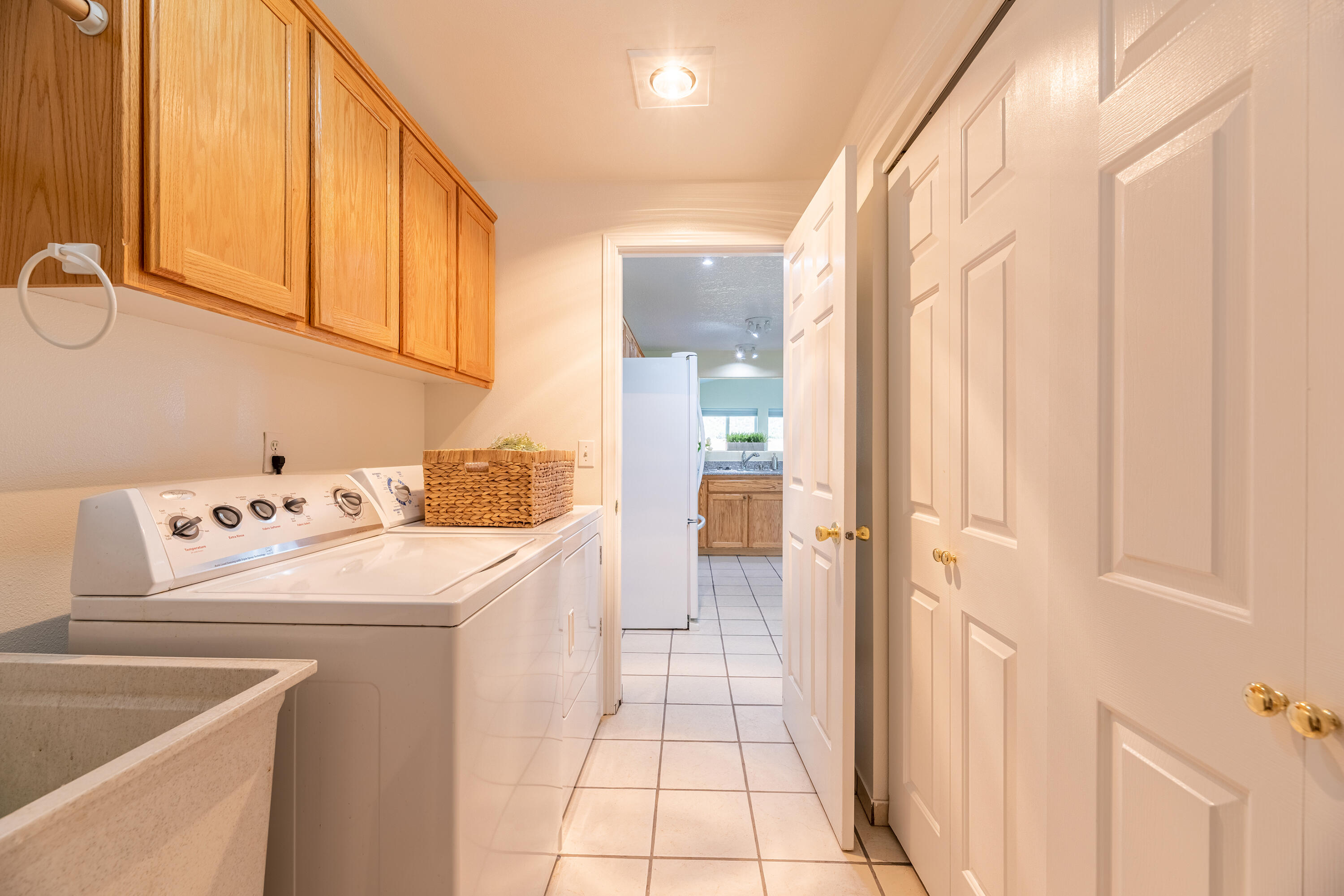 2466 Northeast Yellowpine Road Prineville, OR 97754 - Photo 24 of 32 laundry