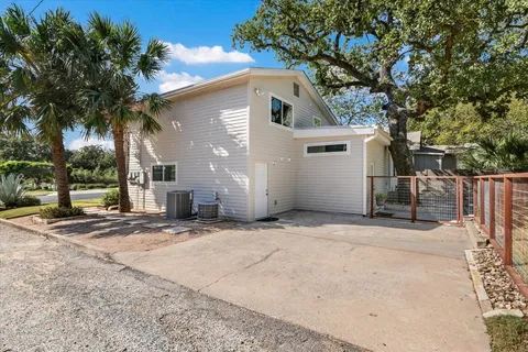 $850,000 | 1410 East 11th Street, Austin, TX 78702