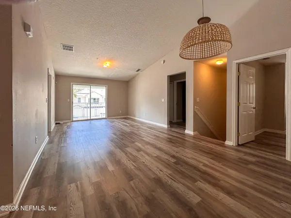 $1,799 | 7036 Deer Lodge Circle, Unit 111, Jacksonville, FL 32256