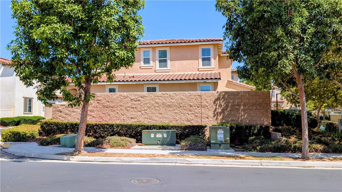 5757 Marabe Riverside, CA 92505 - Photo 5 of 26