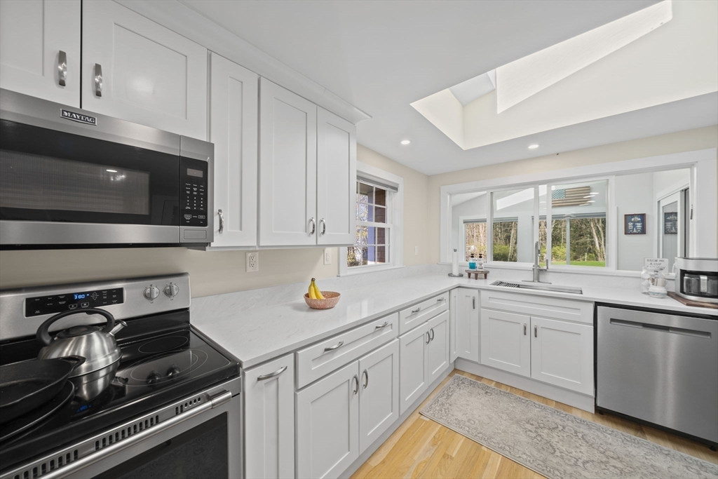 254 Winter Street Hanover, MA 02339 - Photo 5 of 37