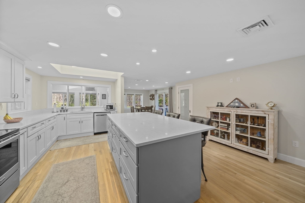 254 Winter Street Hanover, MA 02339 - Photo 6 of 37