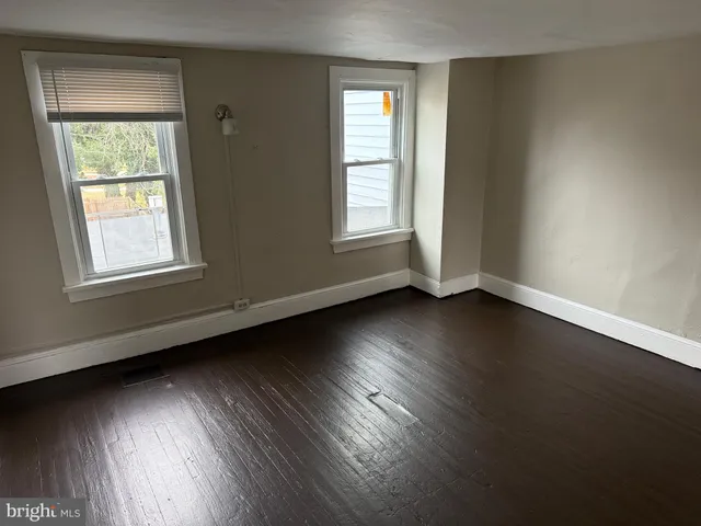 $1,850 | 515 Linden Avenue, Burlington, NJ 08016