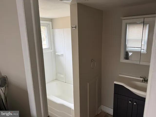 $1,850 | 515 Linden Avenue, Burlington, NJ 08016