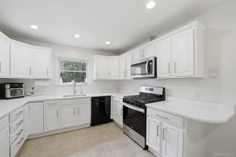 $1,400,000 | 235 Bronx River Road, Yonkers, NY 10704