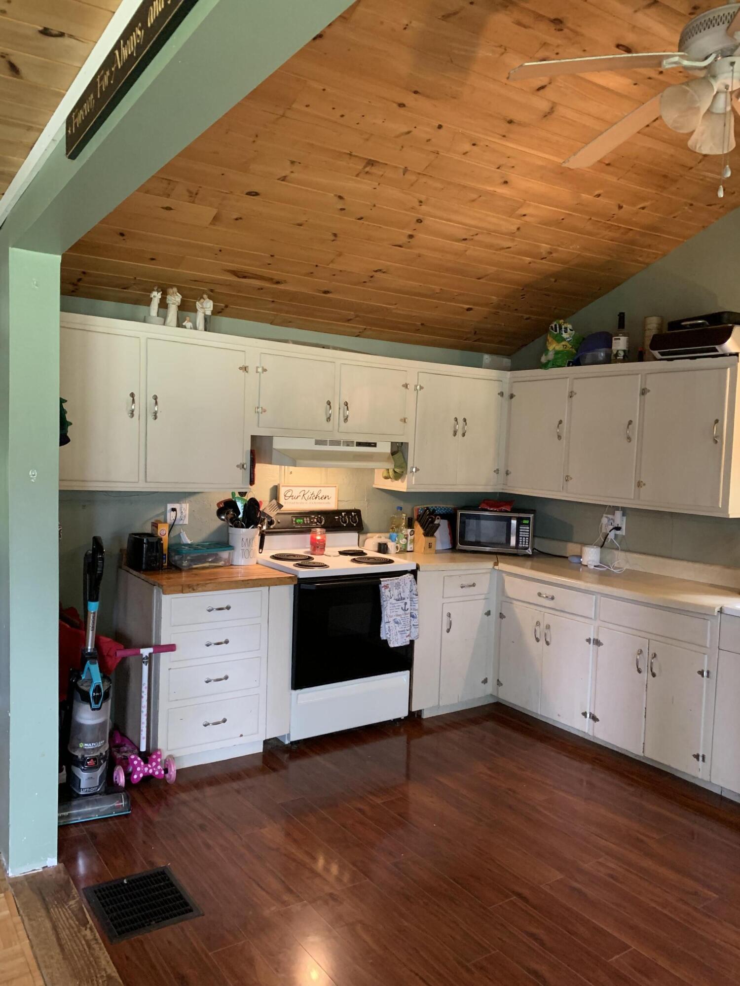 1369 Washington Road Waldoboro, ME 04572 - Photo 4 of 25 Kitchen