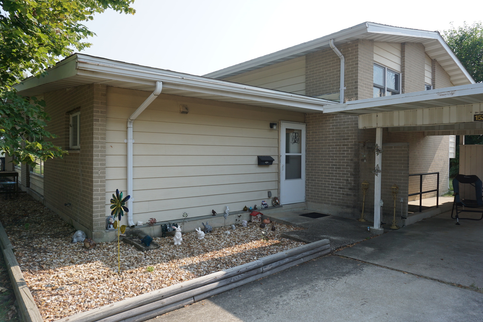 1525 Collier Avenue Rantoul, IL 61866 - Photo 3 of 37