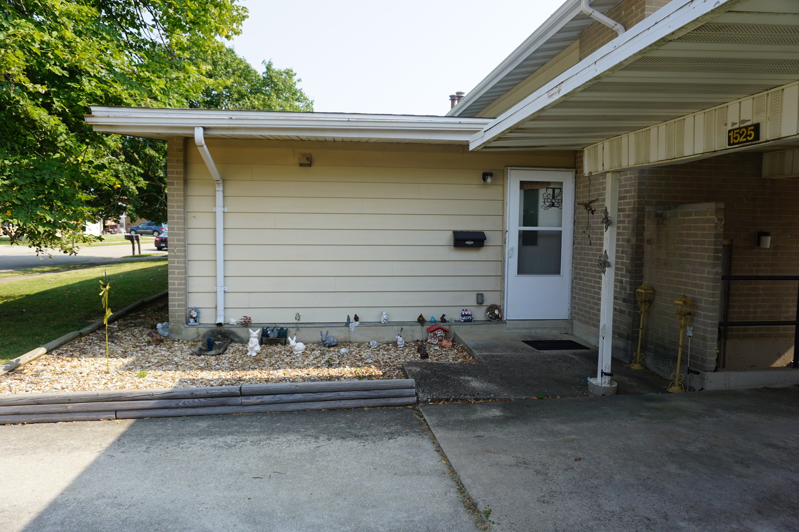 1525 Collier Avenue Rantoul, IL 61866 - Photo 4 of 37