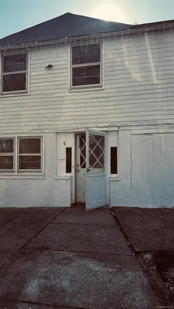 $3,300 | 6 Pavilion Road, Suffern, NY 10901