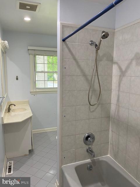 17 Ritter Lane Newark, DE 19711 - Photo 14 of 19 Hall Bathroom