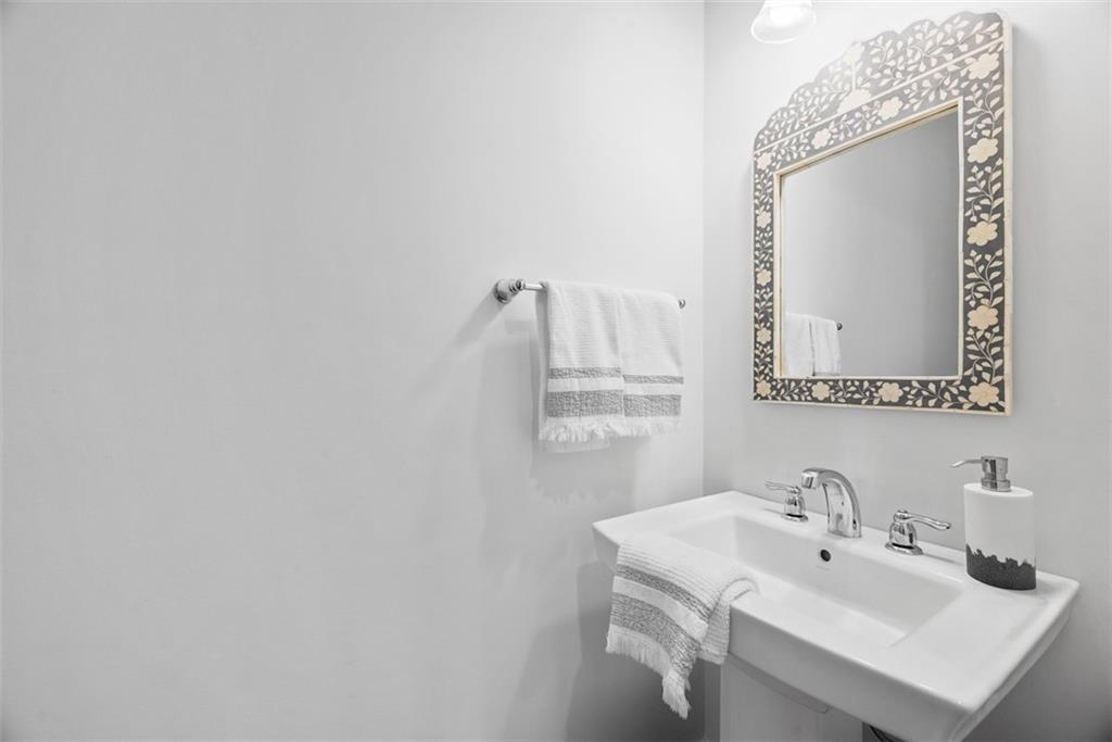 3100 Goodwin Alley Bridgeville, PA 15017 - Photo 14 of 41