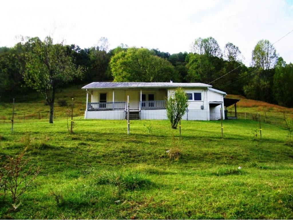 2628 Robinette Valley Road Duffield, VA 24244 - Photo 3 of 24 Photo 3