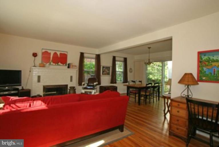 Living Room/Dining Room