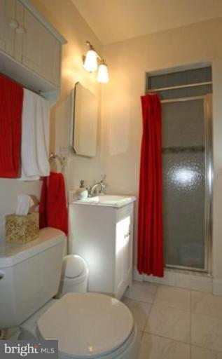4015 25th Road North Arlington, VA 22207 - Photo 14 of 21 Bath #2