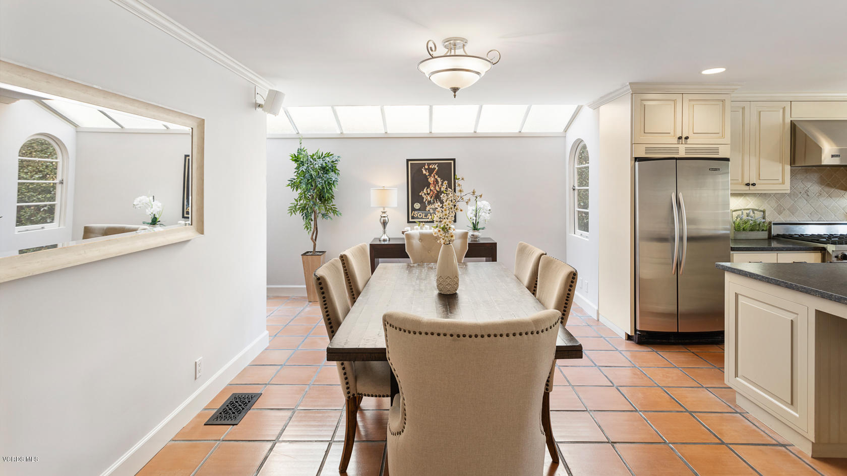 12252 Gorham Avenue Los Angeles, CA 90049 - Photo 15 of 59 8M7A7528